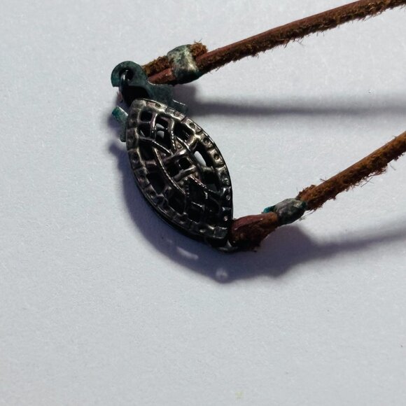 Vintage Lucite Encased Red Flower Pendant Necklace Leather Cord - Picture 5 of 7